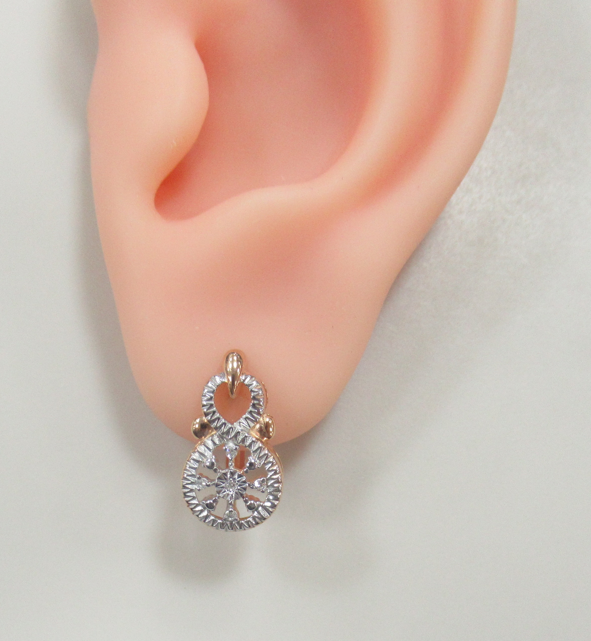 Серебряные серьги с бриллиантами